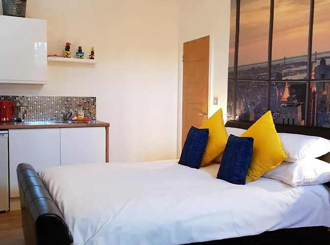 The New Yorker Mini Parking Available