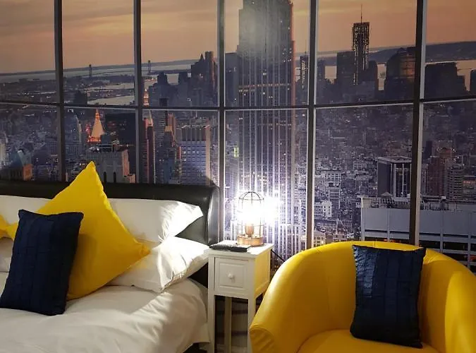 The New Yorker Mini Parking Available Apartman York